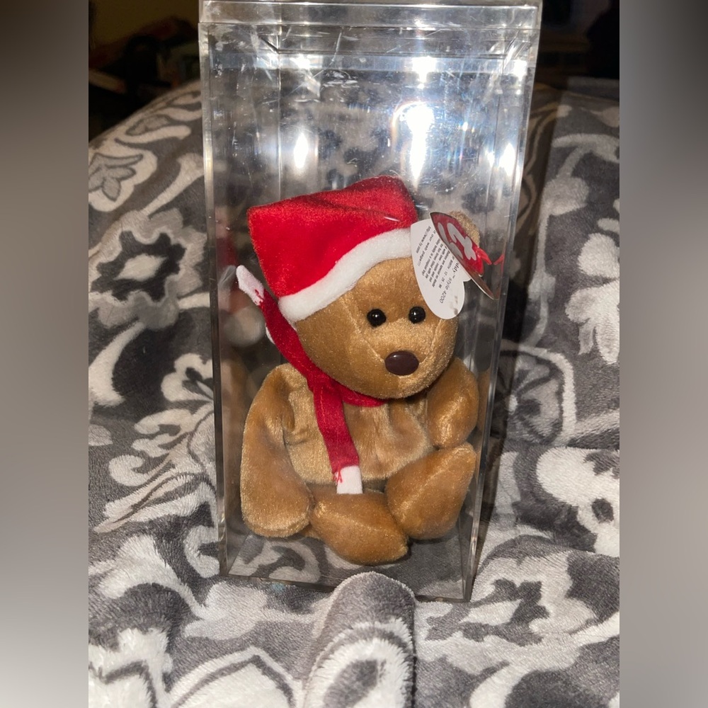 Ty Beanie Babies 1997 Teddy the Bear with Swing Tags and Case. Style 4200. 1996